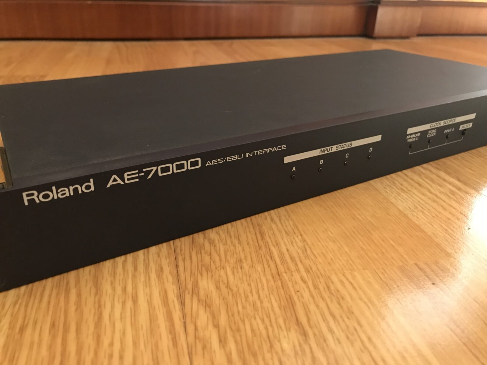 Roland AE-7000 AES/EBU интерфейс